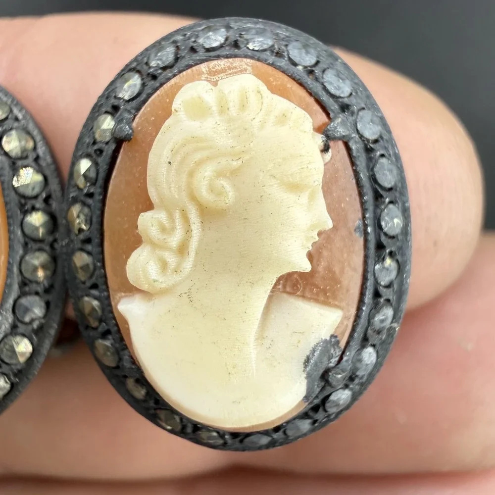 Vintage Cameo Clip On Earrings‎ Silver Tone